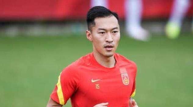 甚至在进球后，球迷们的呐喊声也变得更响亮了。